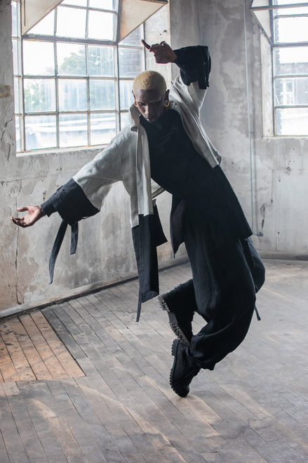 A'AMDIS SMOKEY CHARCOAL KIMONO