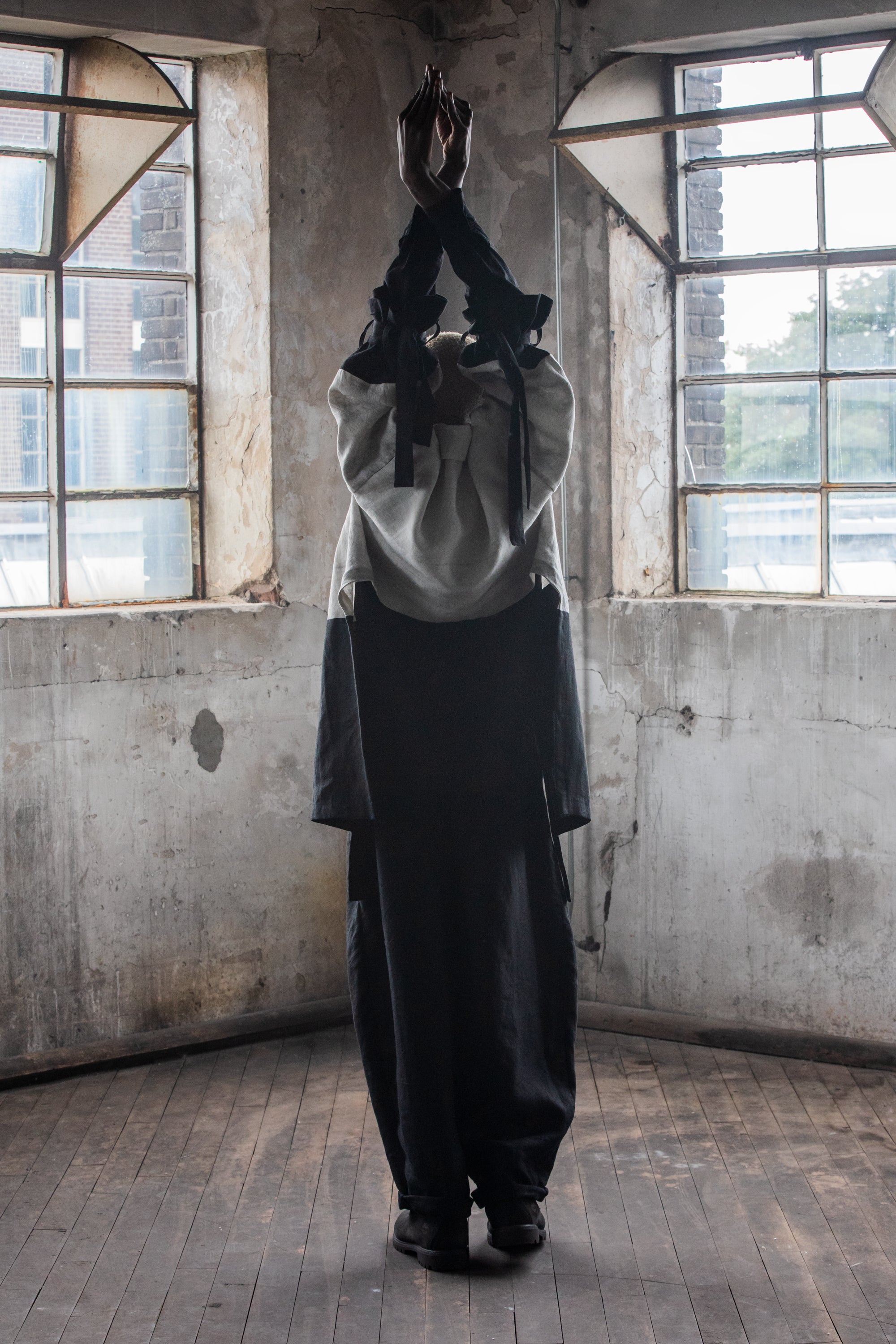 A'AMDIS SMOKEY CHARCOAL KIMONO